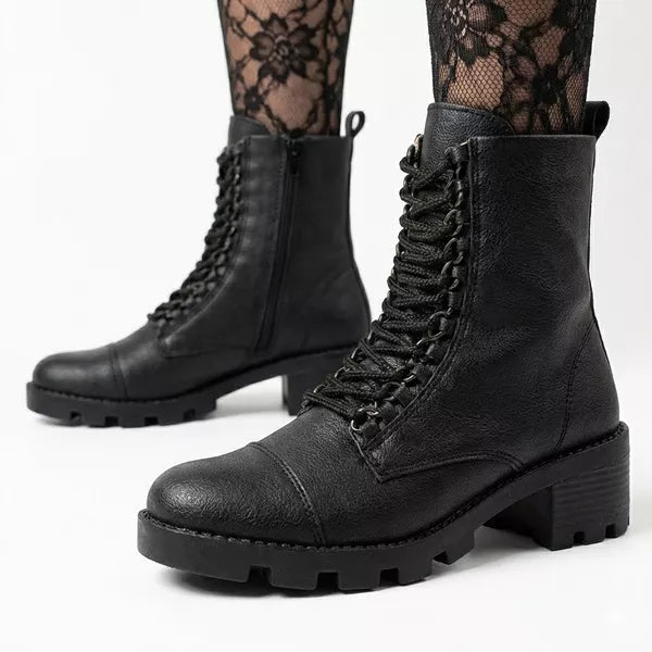 Bota Cano Curto Olivia preto — vista traseira